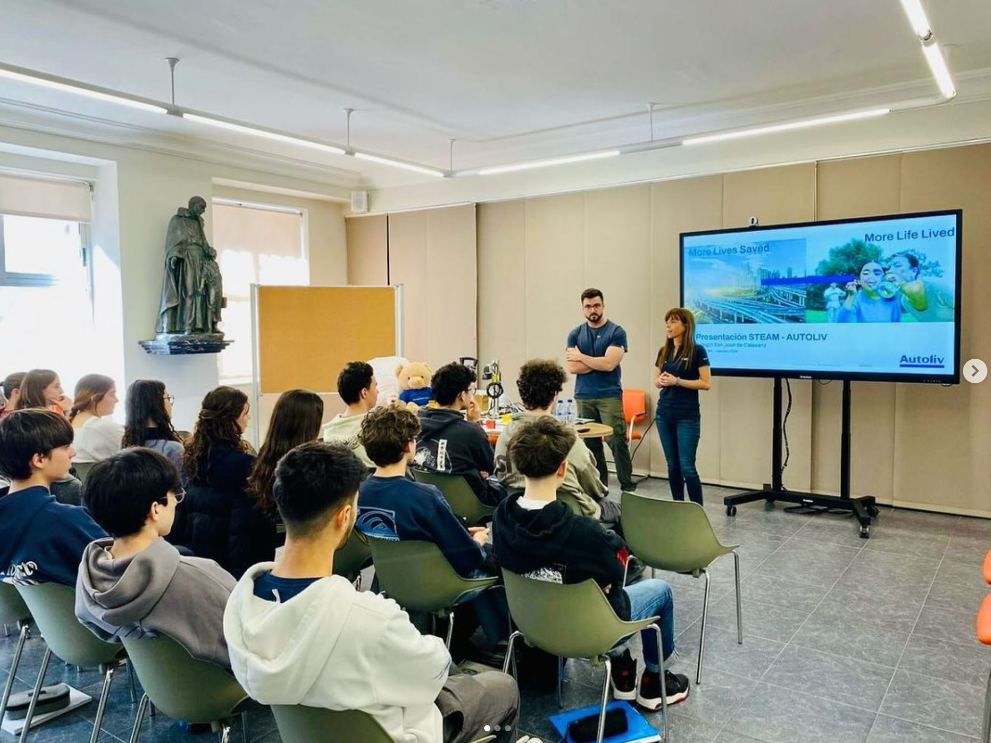 Visitamos el Colegio San José de Calasanz en Valencia