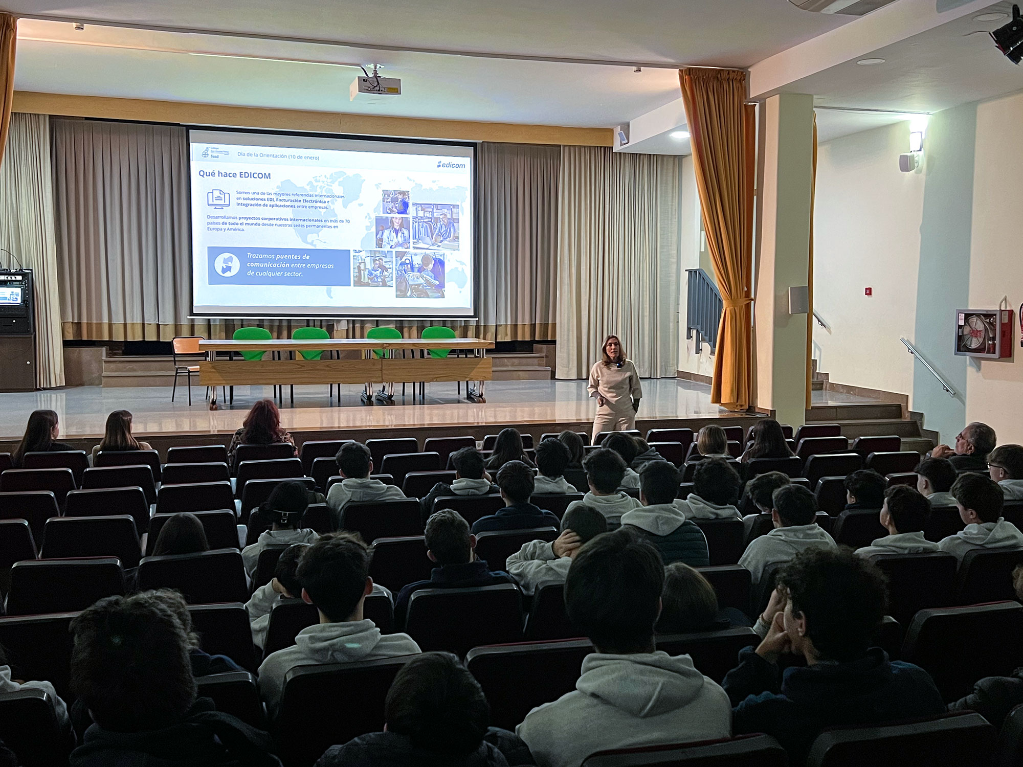 Visitamos el Colegio Dominicos en Valencia